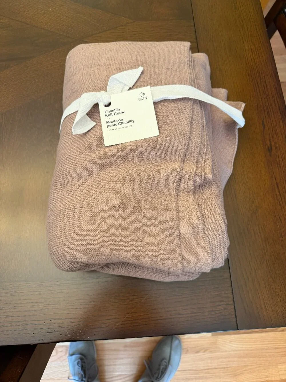 Crate and Barrel NWT Throw Blanket Calda Chantilly Moody Mauve 70